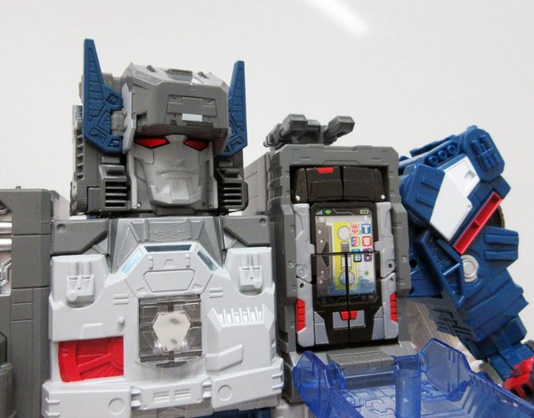 Legends Series LG31 Fortress Maximus Cribs Blasters Gimmick (1 of 1)